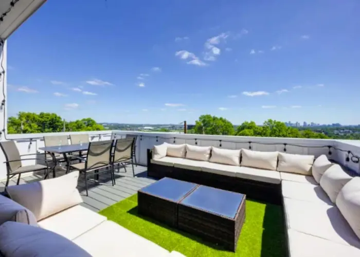 Luxury Four-Story Home With Rooftop Views, 10Min To Downtown! Sleeps 12!
