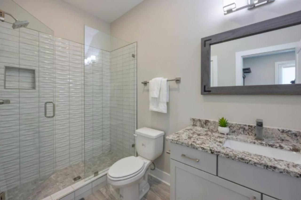Ferienhaus Luxury Four-story With Rooftop Views, 10min To Downtown! Sleeps 12! Nashville