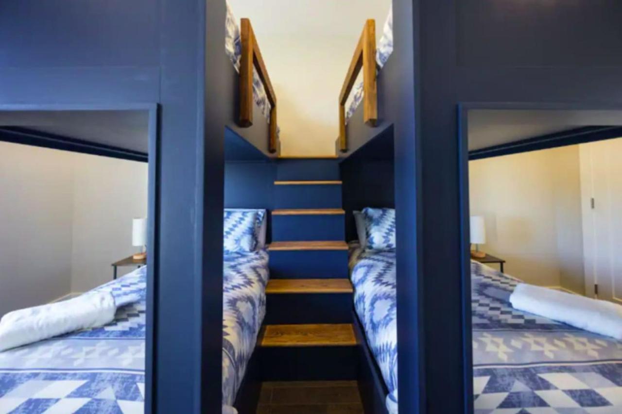 Luxury Four-story With Rooftop Views, 10min To Downtown! Sleeps 12! Ferienhaus *